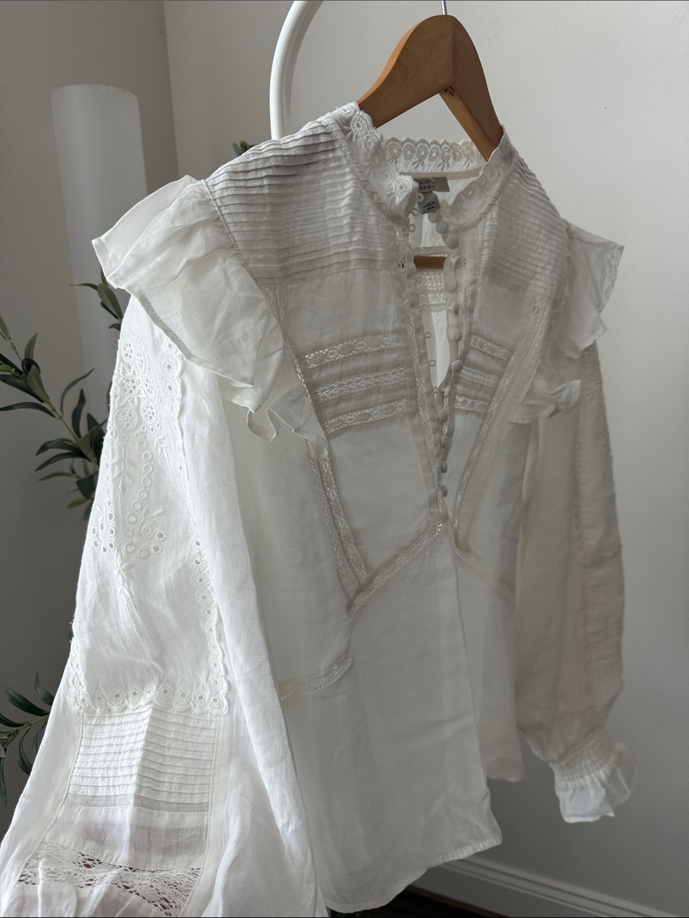 Allsaints Heather Embroidered Eyelet Blouse in White Size 8 - Picture 15 of 16
